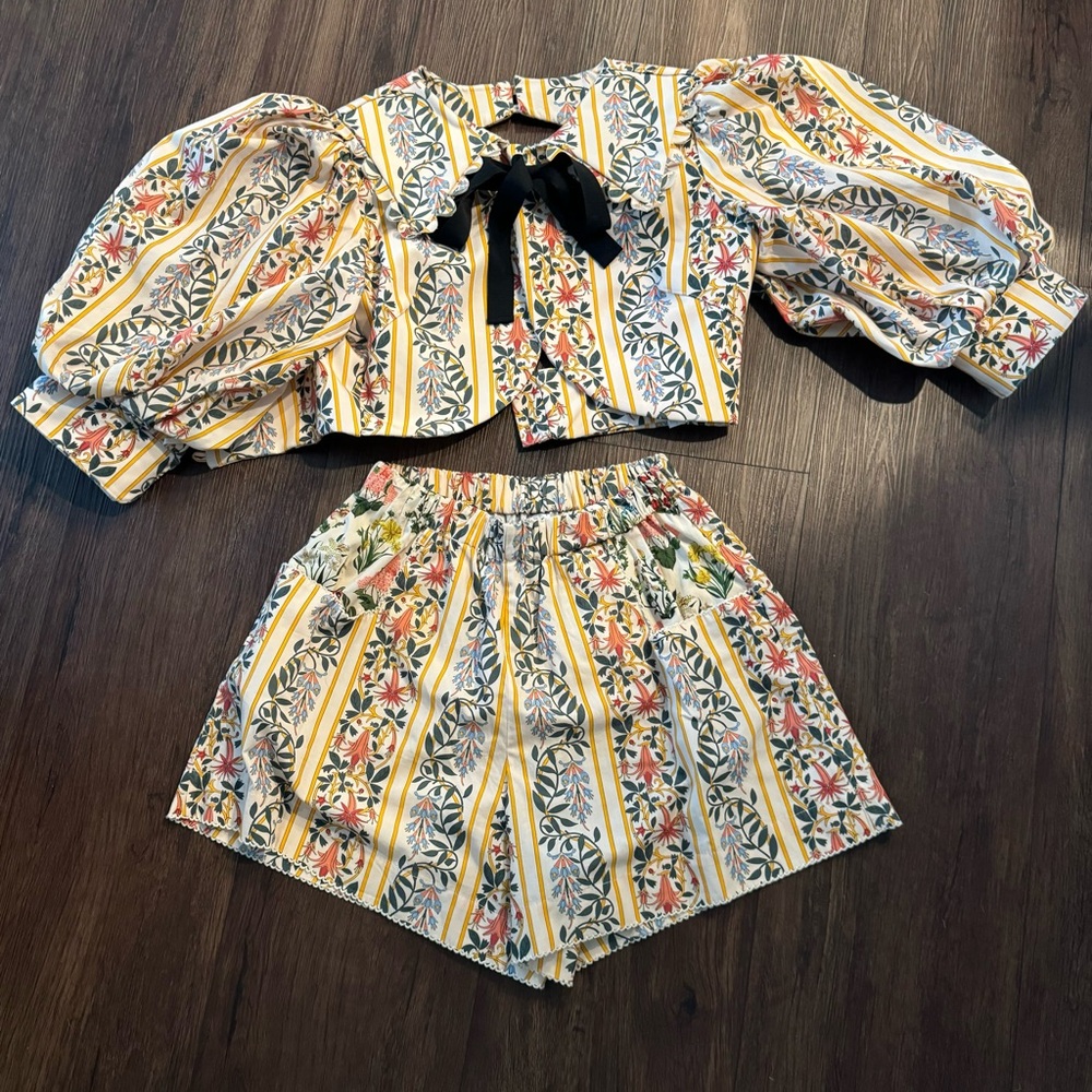 Agua Bendita Floral Shorts and Crop Top Set
